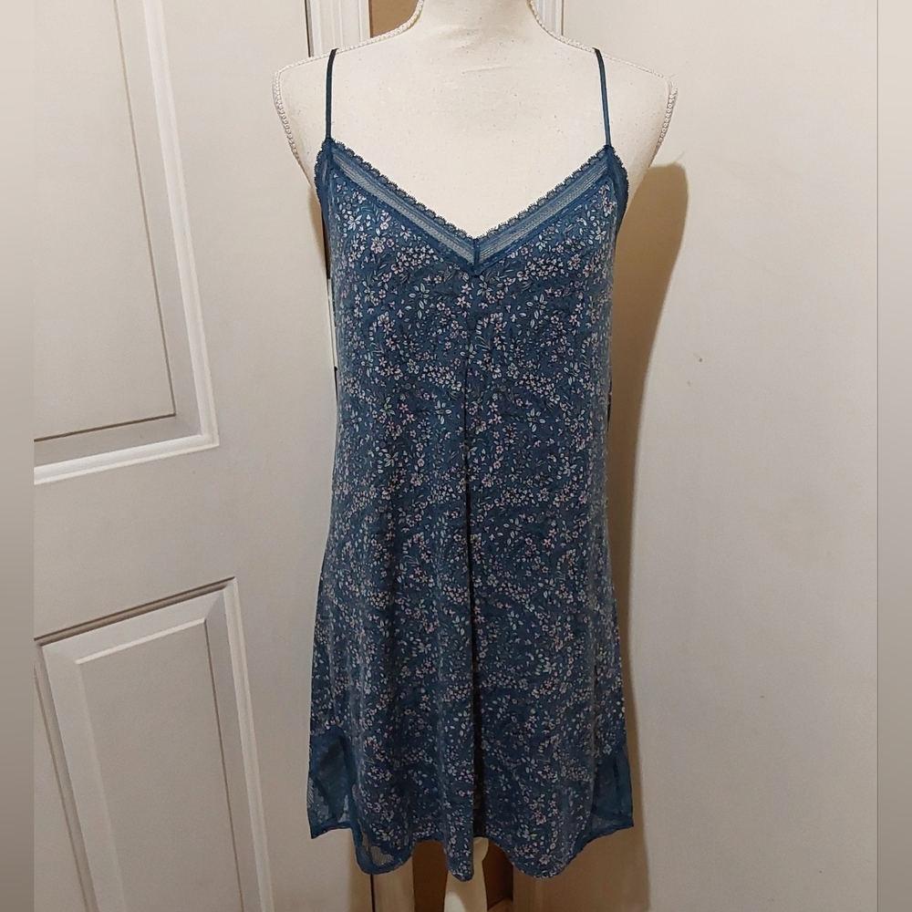 🌺 NEW Victoria's Secret Jersey Knit & Lace Chemise